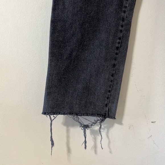 Cotton On Stretch Straight Leg High Rise Raw Hem Black Denim Jeans Size 8 - Picture 5 of 9